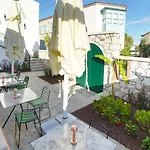 Pom Alaçatı Boutique Çeşme