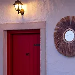 Pom Alaçatı Boutique *