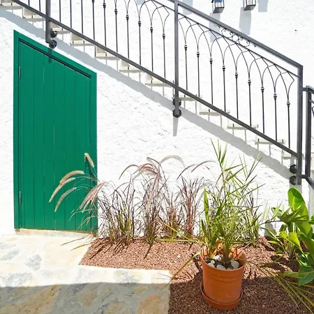 Pom Alacati Boutique