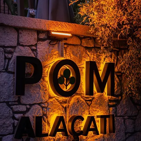 Pom Alacati Boutique *