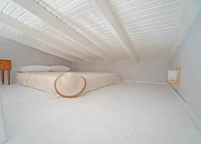 Pom Alacati Boutique *