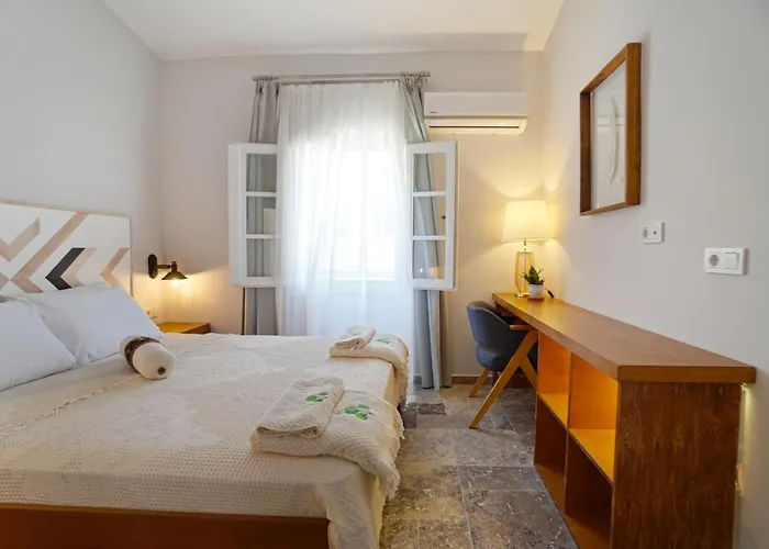 Pom Alacati Boutique