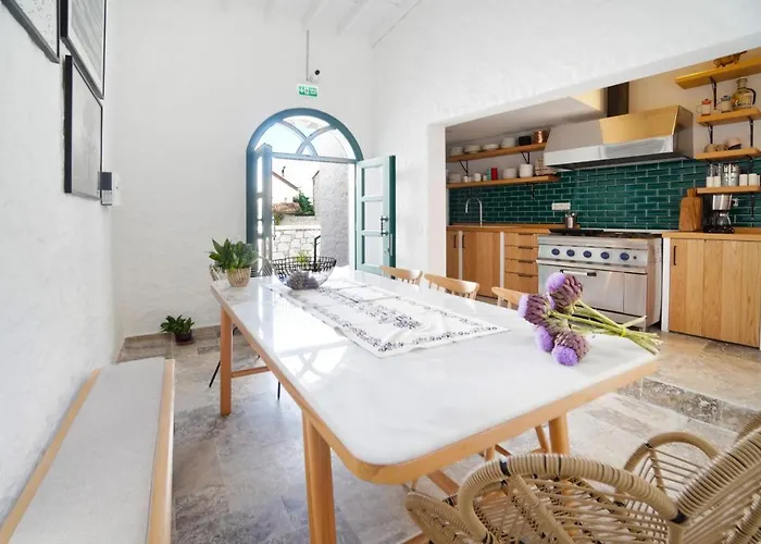 Pom Alacati Boutique Çeşme