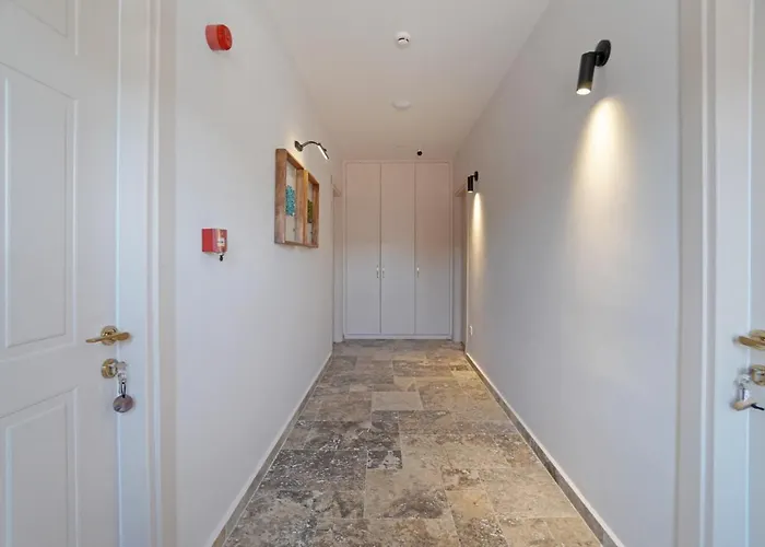 Pom Alacati Boutique