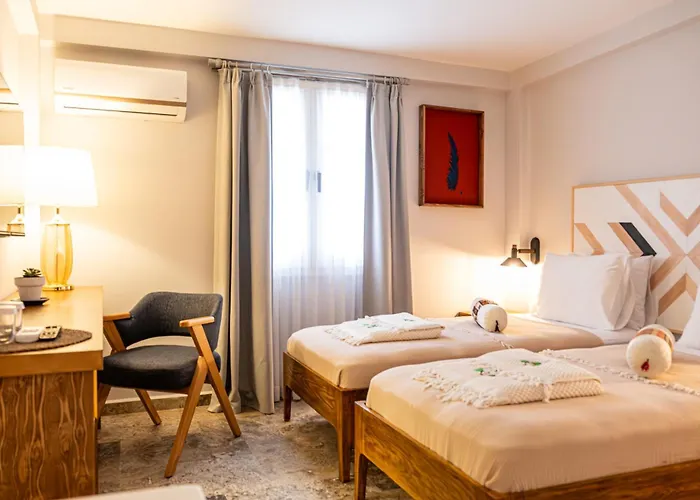 Pom Alacati Boutique