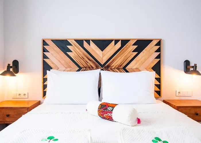 Pom Alacati Boutique *